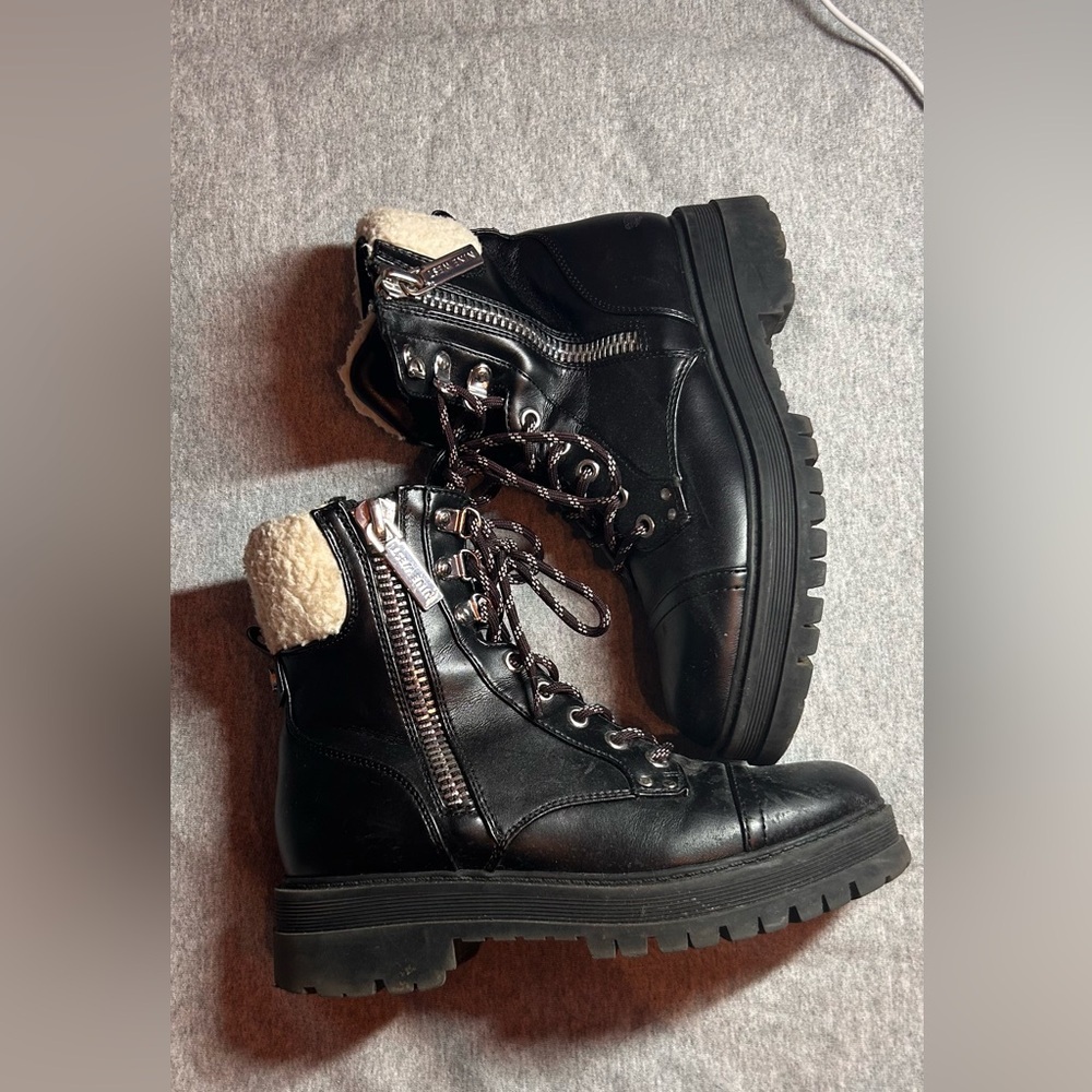 Nine West Black Good Condition Boots for women size 6 1/2 M